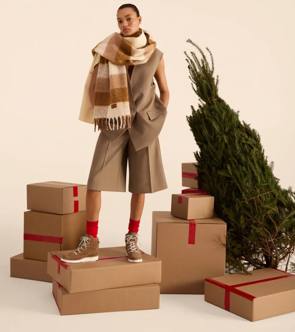 womens-check-print-scarf-YqKrJjqN-1.webp Fashion Cole Haan Women's Check Print Scarf OxfordTan